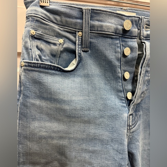 NWT MOTHER jeans. Tomcat Skimp jeans. Size 26. Faded light wash denim color - Picture 8 of 13